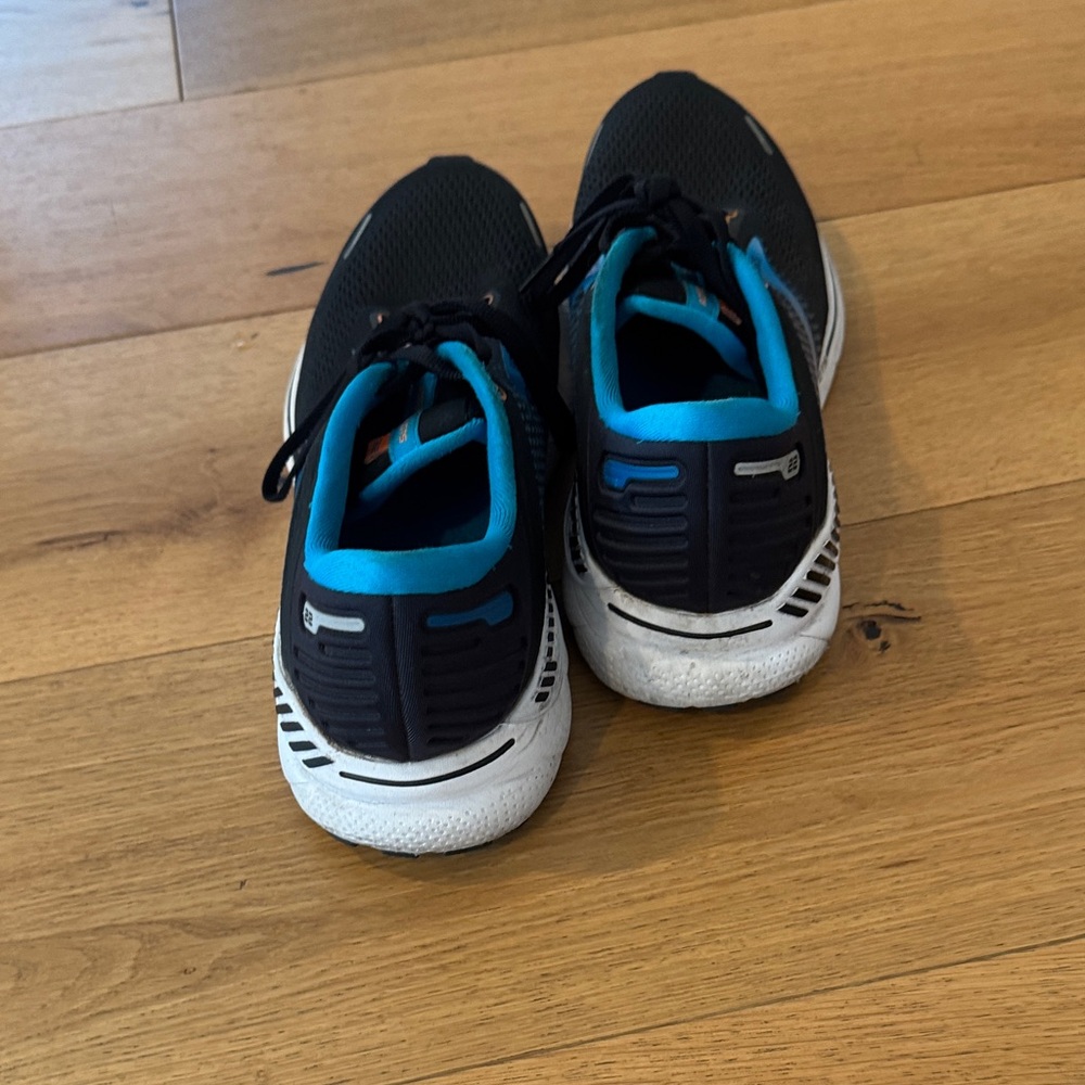 Brooks Adrenaline - Black and Blue Running Shoes - Picture 3 of 7